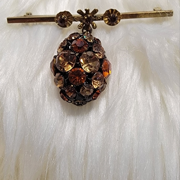 Jewelry - Vintage brooch